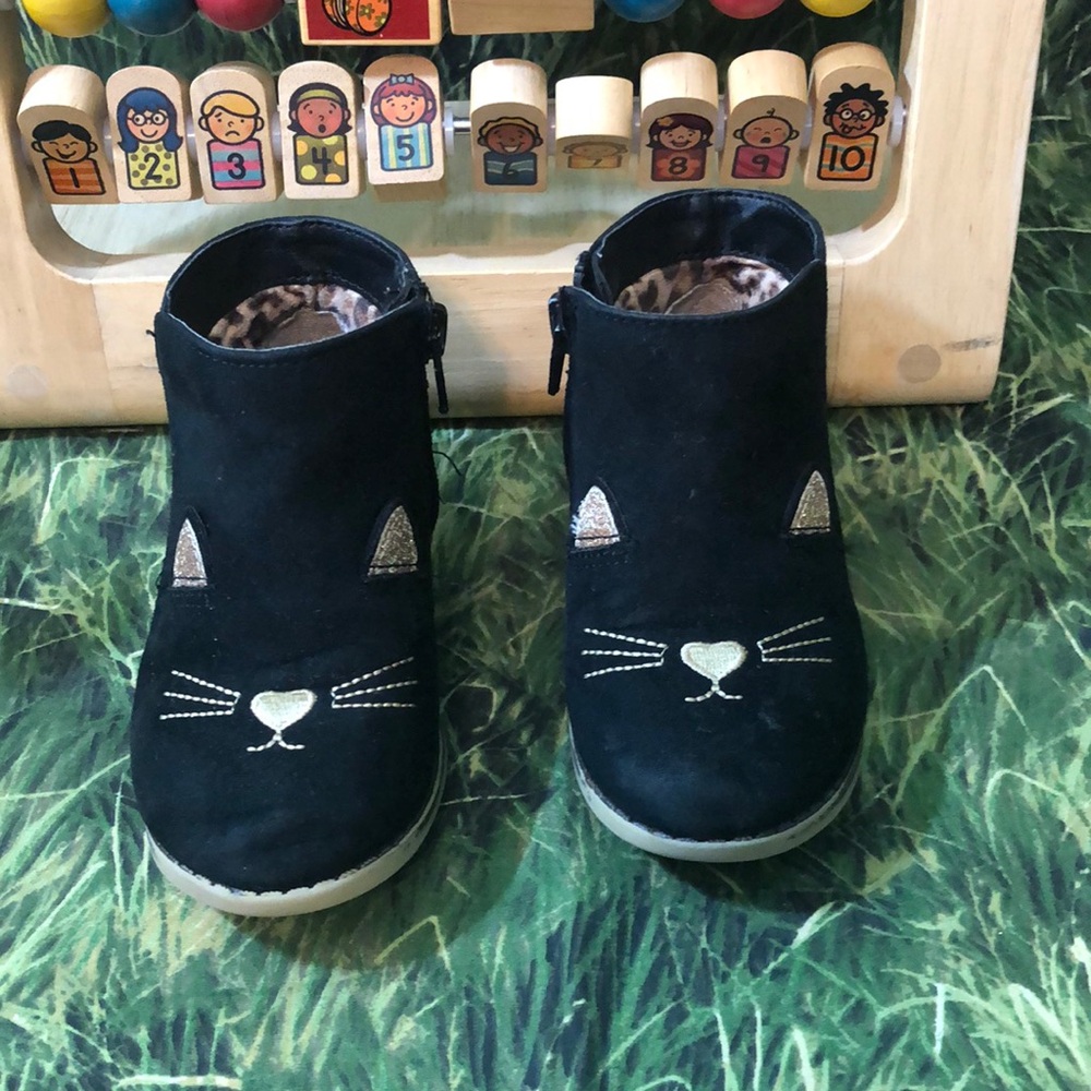 Cat & Jack Black Kittie Booties size 8